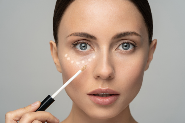 7 Best Concealers for Dark Circles | If you have dark under eye circles and bags, this post will be life-changing for you! We're sharing common causes of dark circles and under eye bags, makeup application tips to teach you how to apply concealers to hide spots and wrinkles in the under eye area, and we've also curated the best drugstore concealers for women of all ages and stages - women in their 20s and 30s, over 40, over 50, and over 60!
